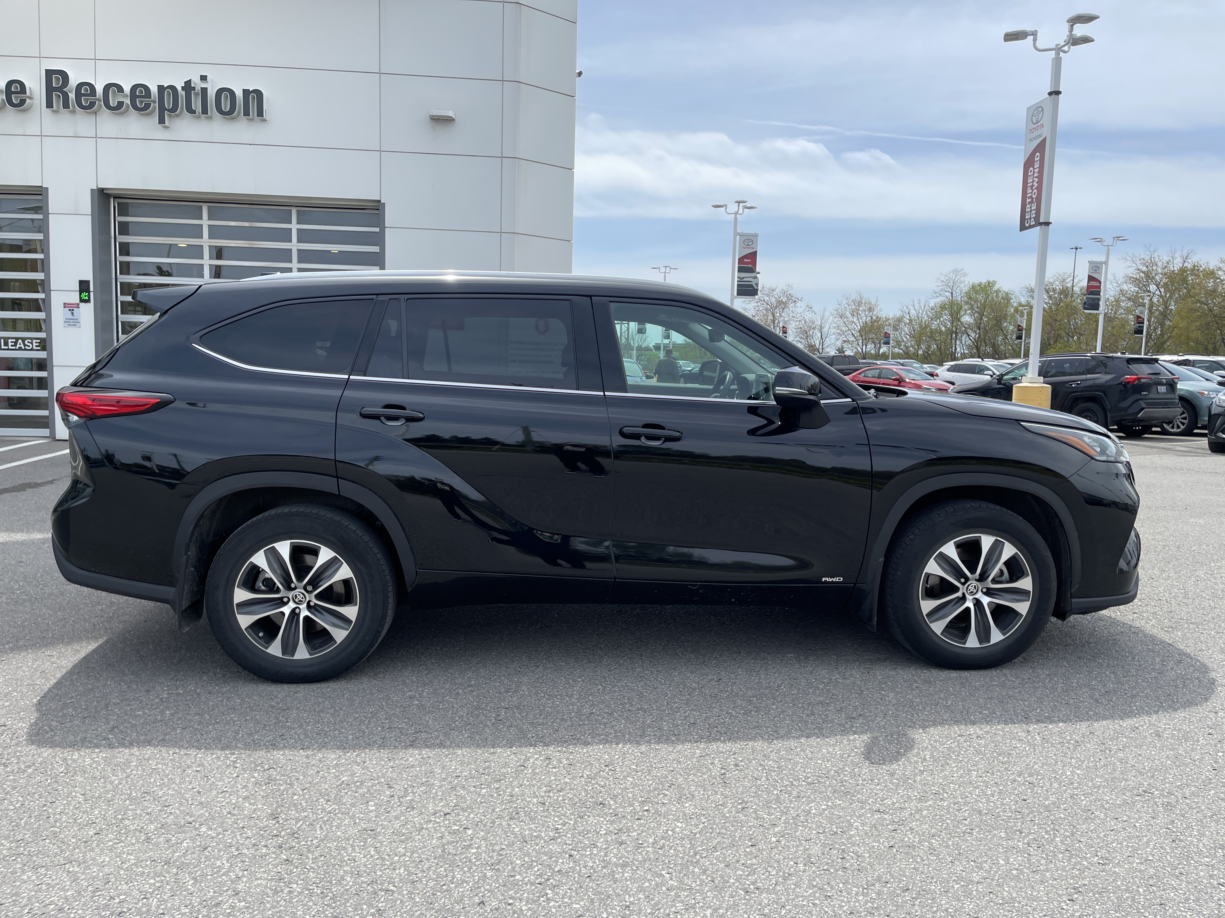 2022 Toyota Highlander Hybrid XLE