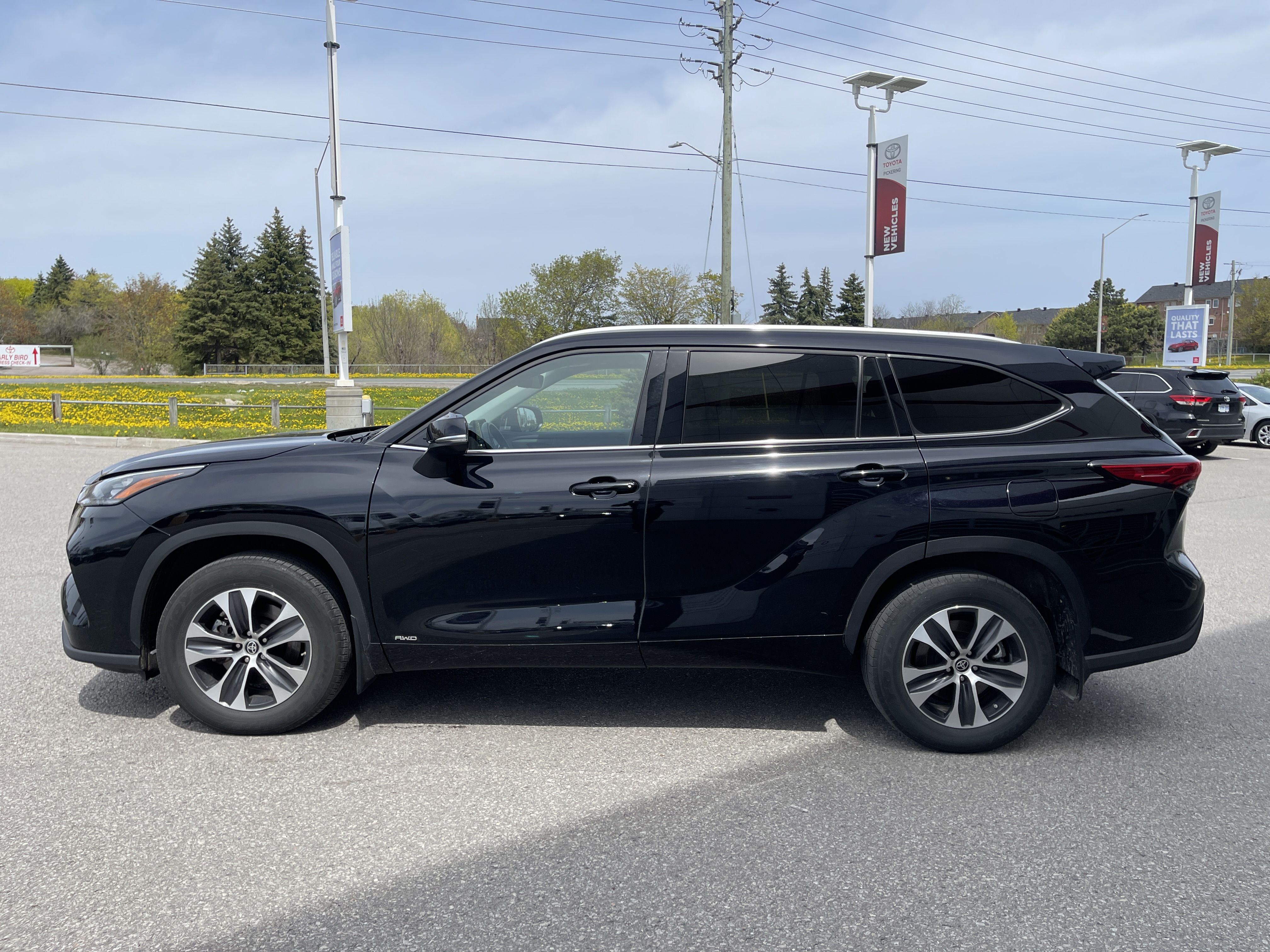 2022 Toyota Highlander Hybrid XLE