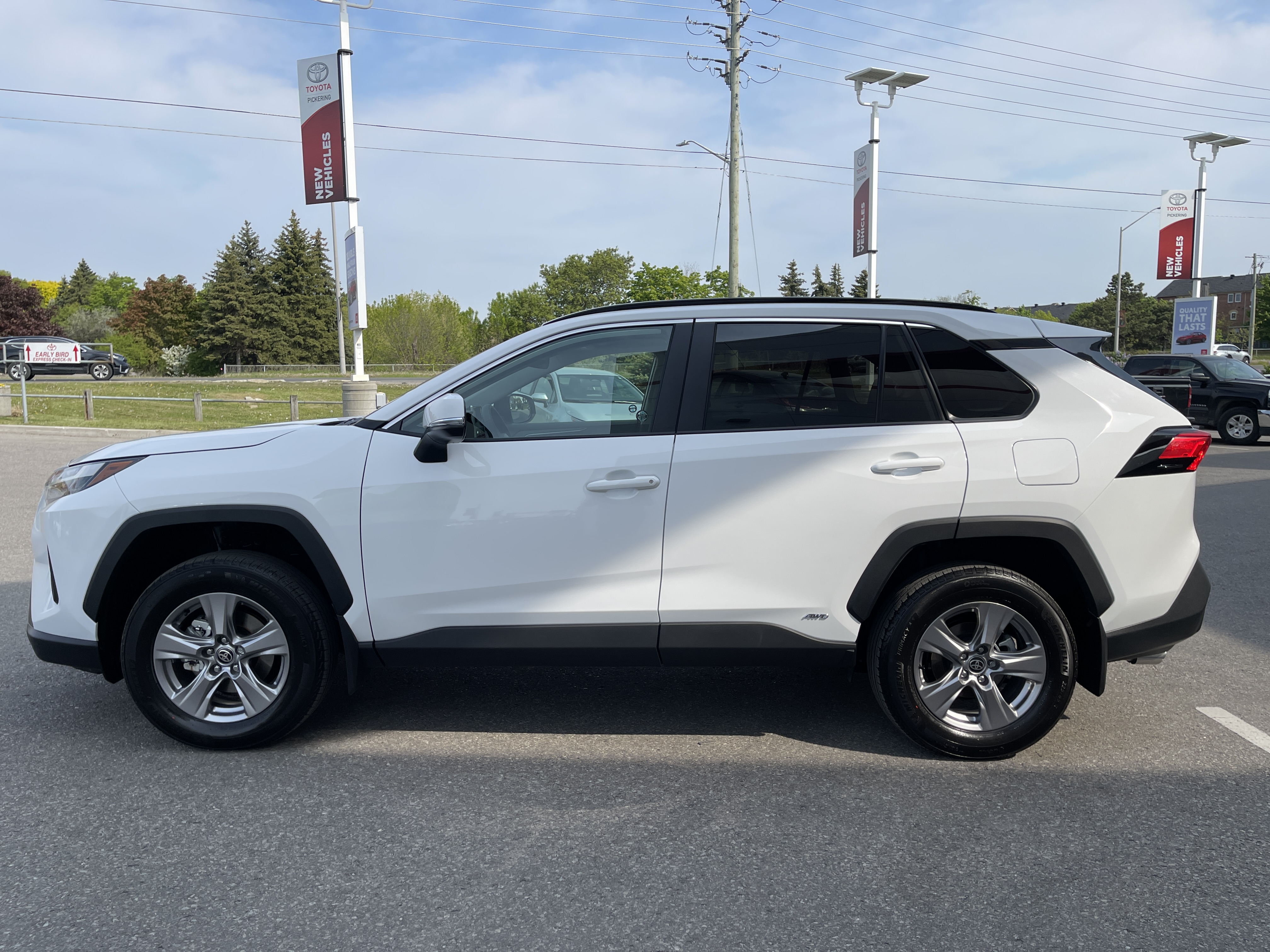 2023 Toyota RAV4 Hybrid LE