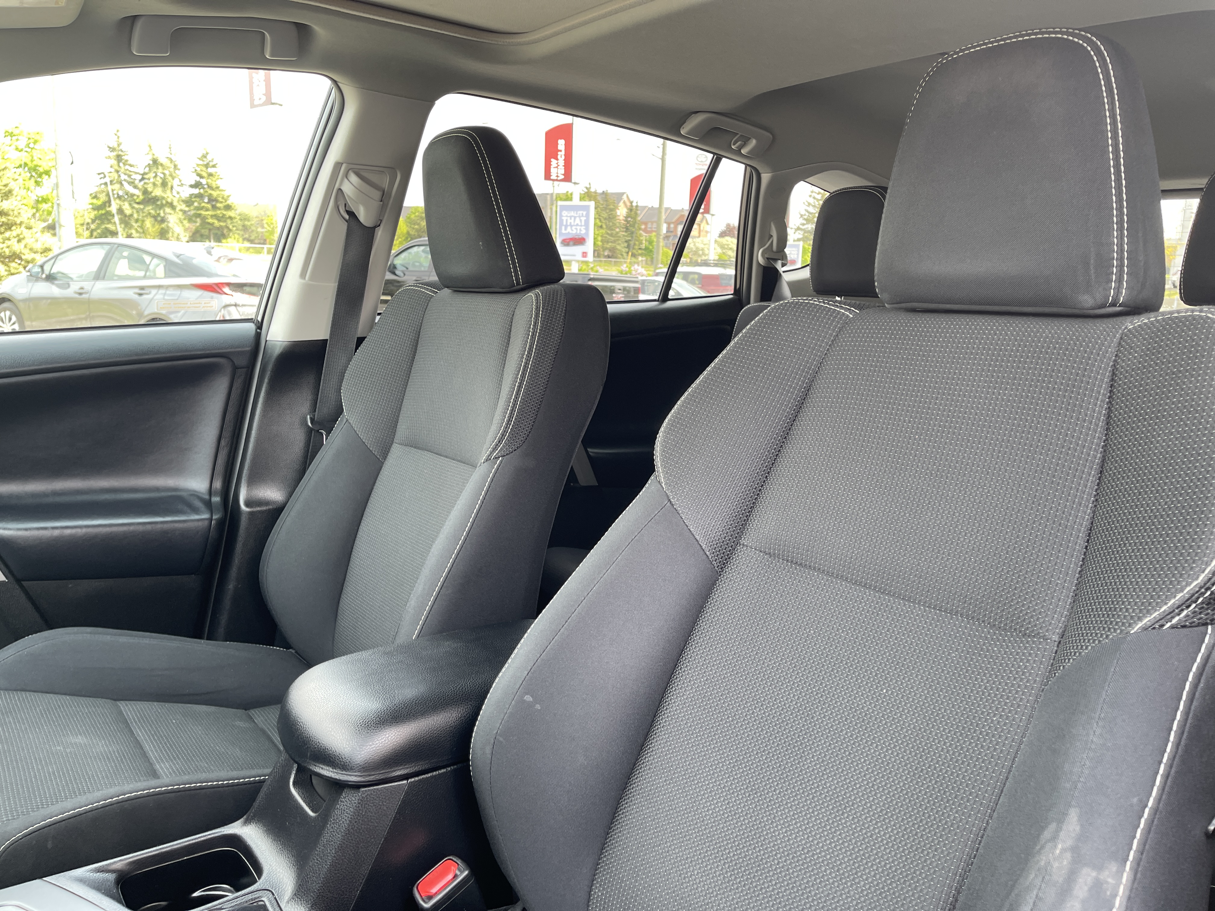 2016 Toyota RAV4 FWD 4DR XLE