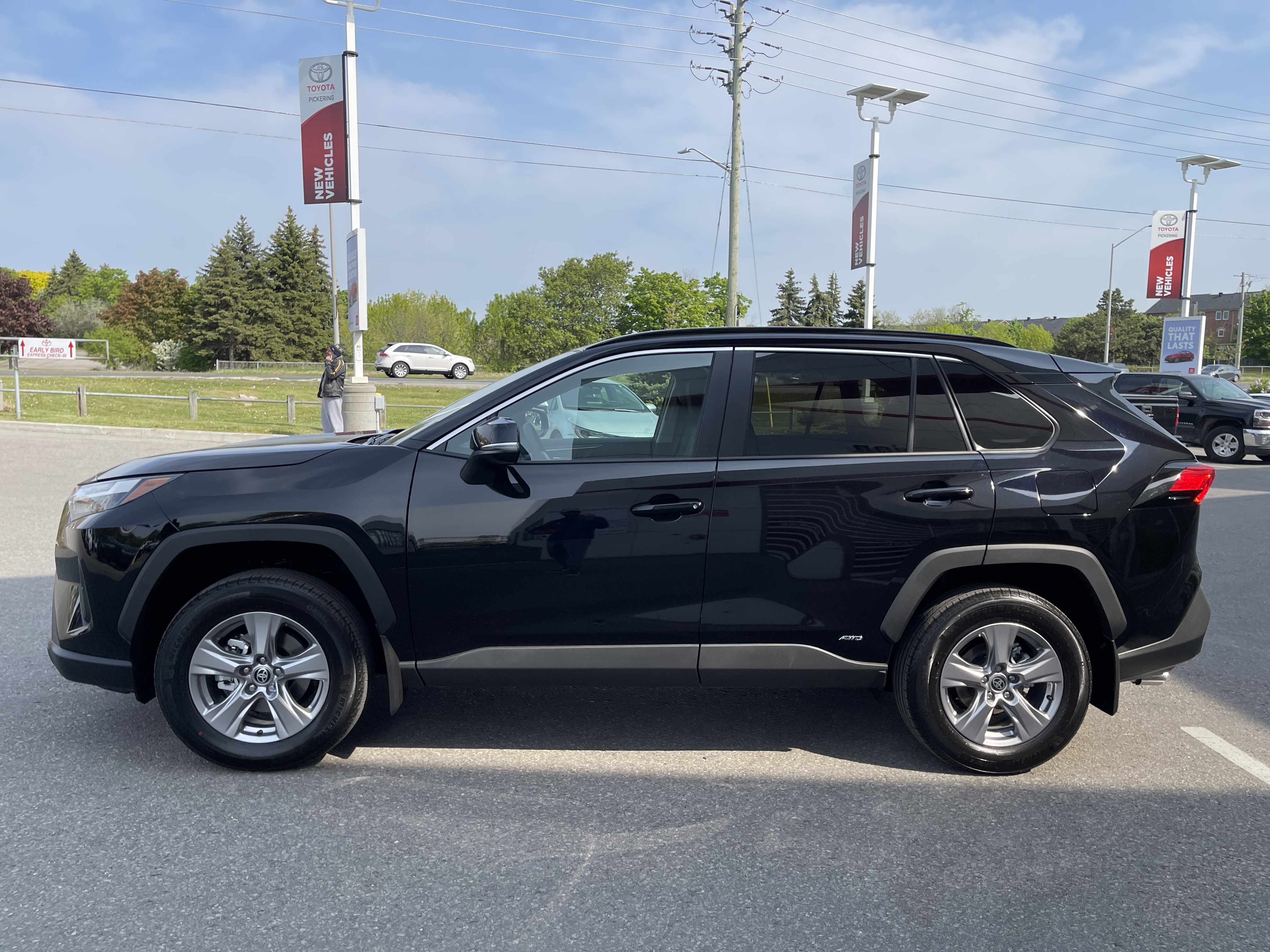 2023 Toyota RAV4 Hybrid LE