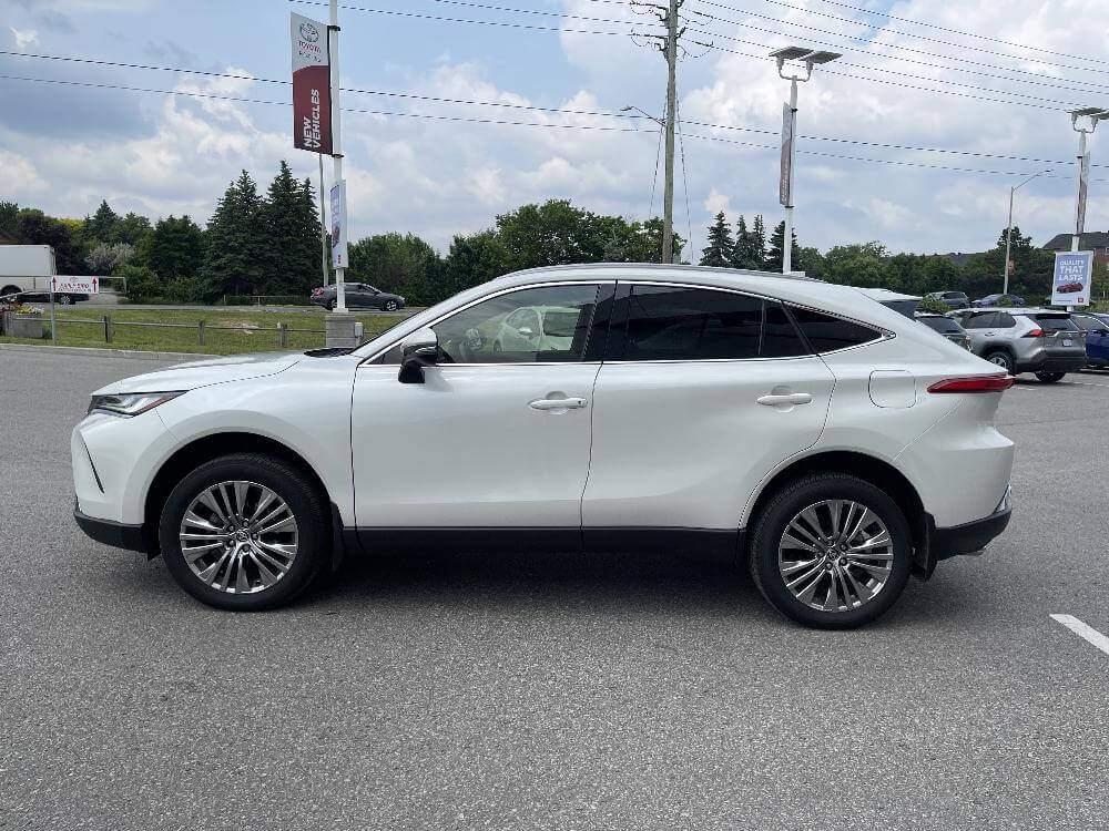 2022 Toyota Venza Hybrid XLE