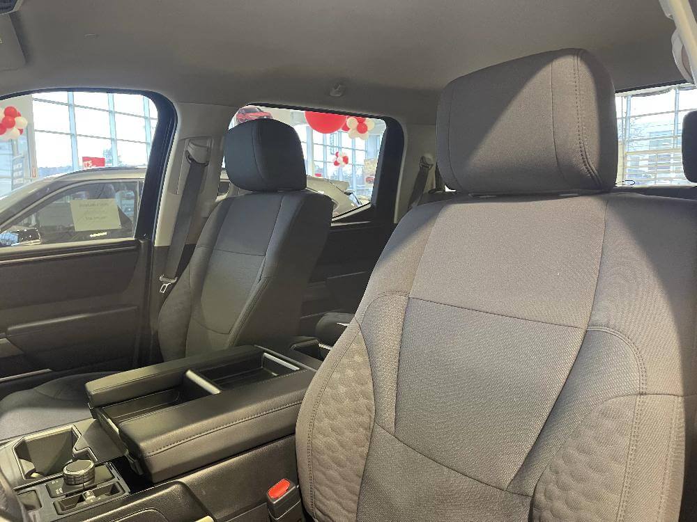 2023 Toyota Tundra 4x4 Crewmax SR