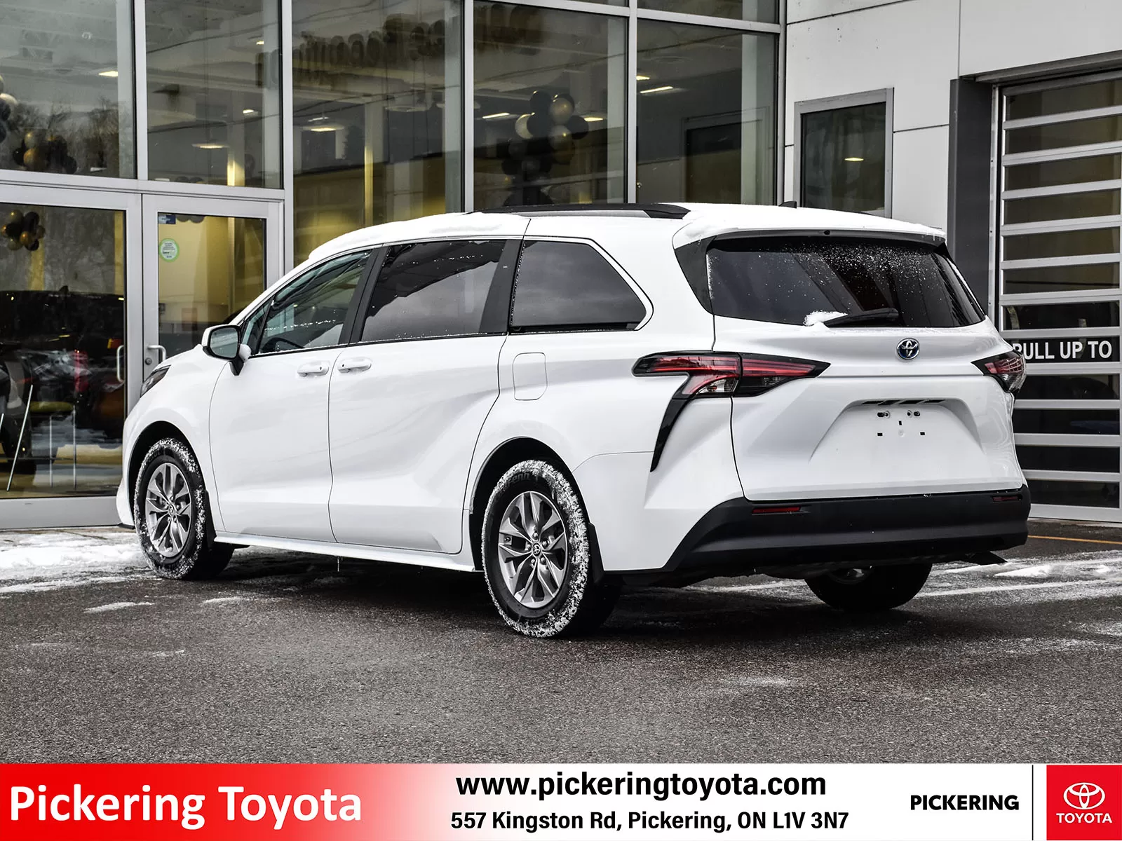 2022 Toyota Sienna LE