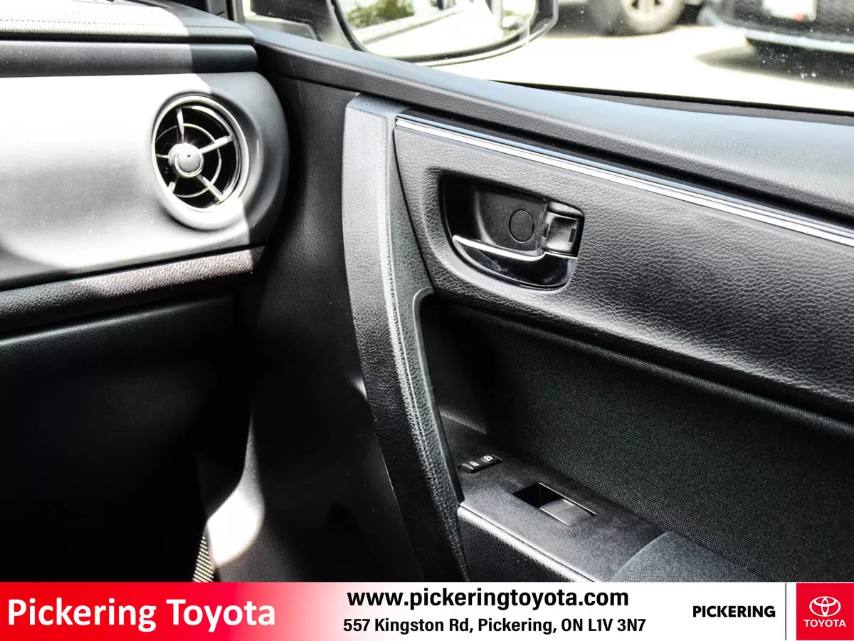 2017 Toyota Corolla 4dr Sdn CVT LE