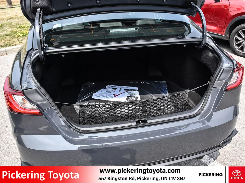 2025 Toyota Camry Hybrid SE