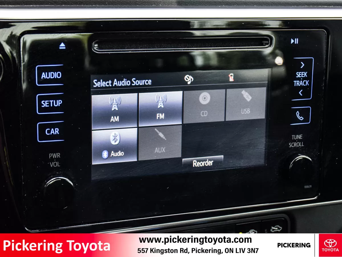 2017 Toyota Corolla 4dr Sdn CVT LE