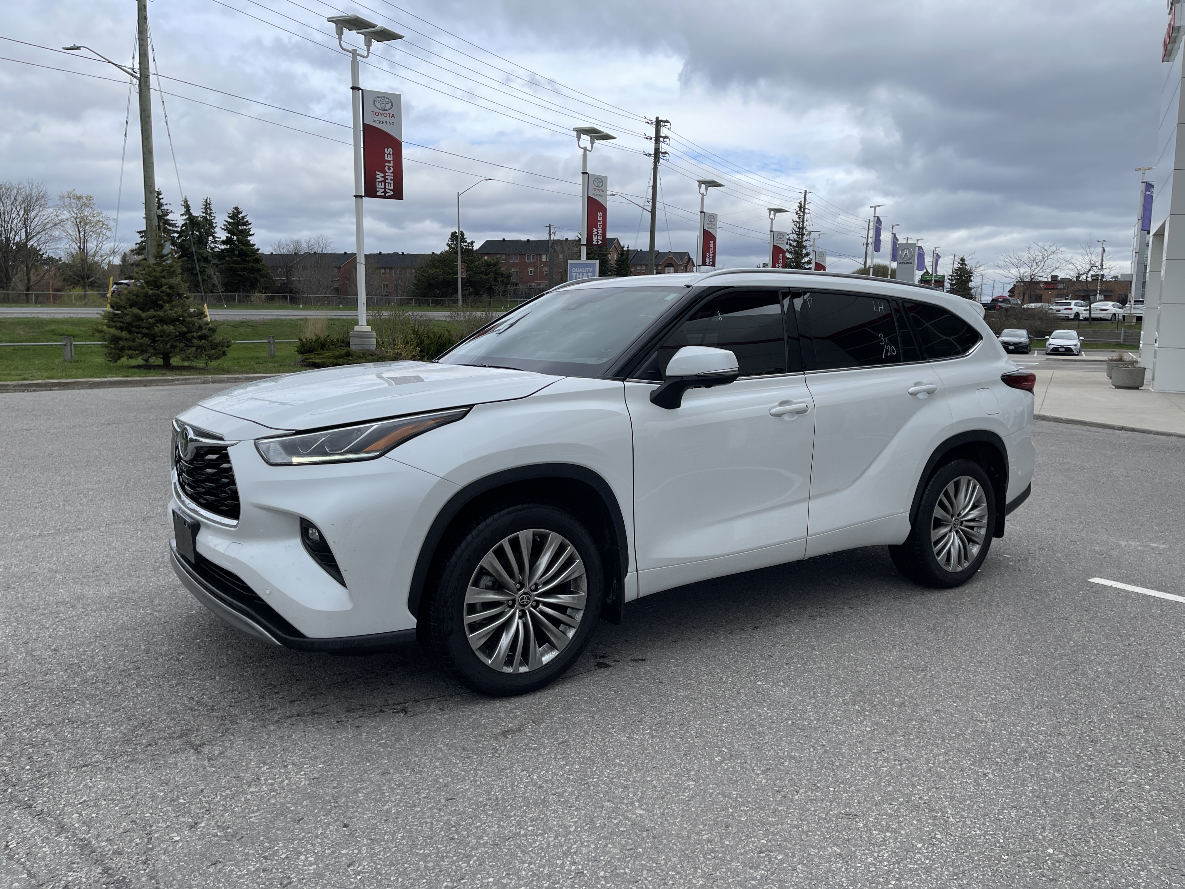 2023 Toyota Highlander LIMITED