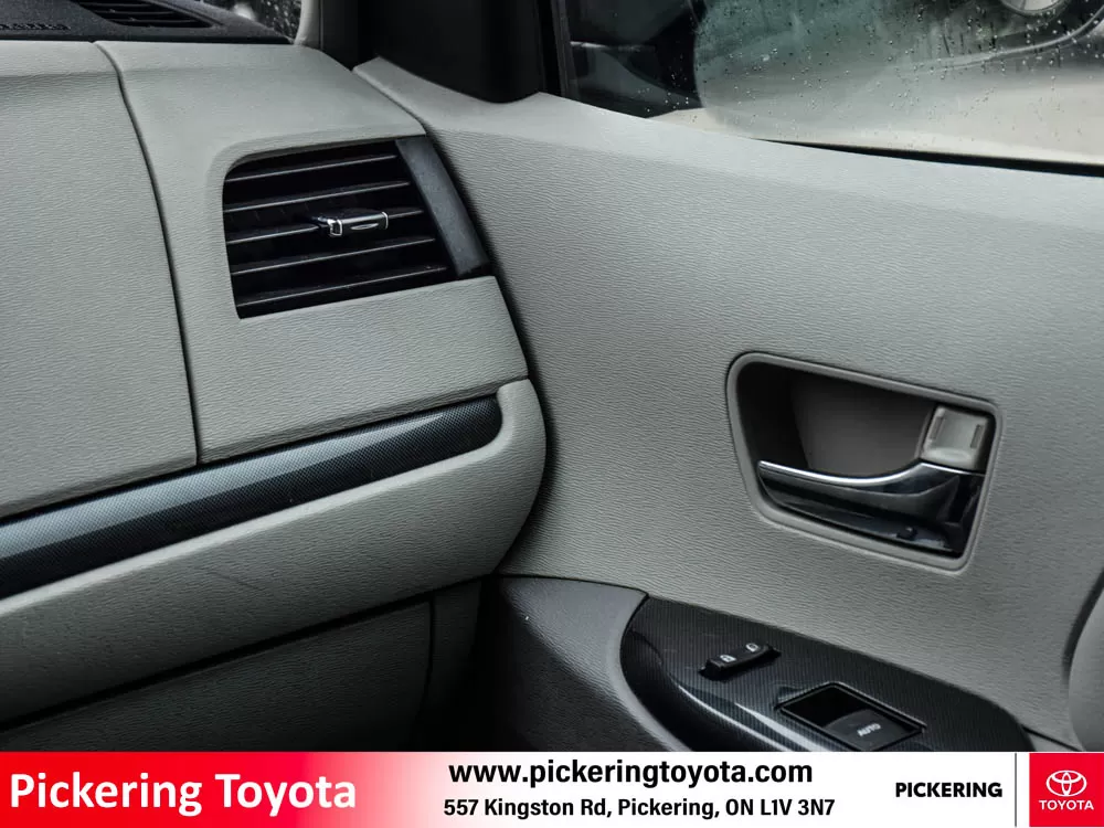 2011 Toyota Sienna 5dr SE 8-Pass FWD
