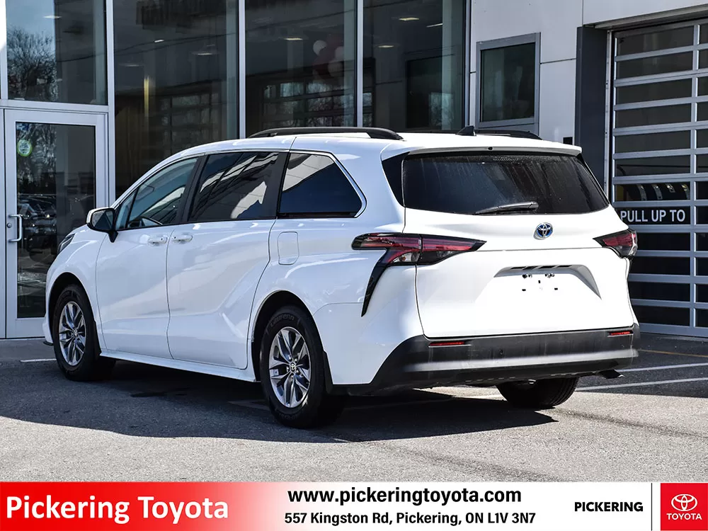 2022 Toyota Sienna LE