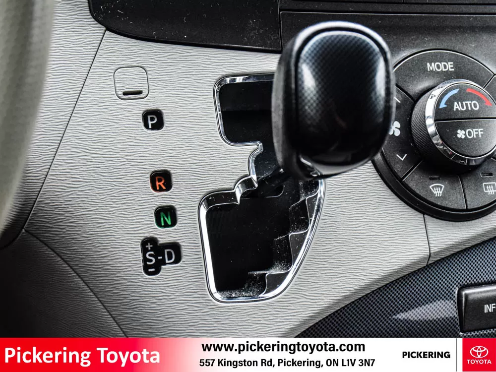 2011 Toyota Sienna 5dr SE 8-Pass FWD