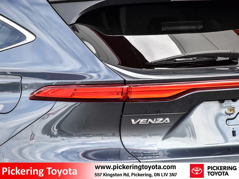 2022 Toyota Venza LE