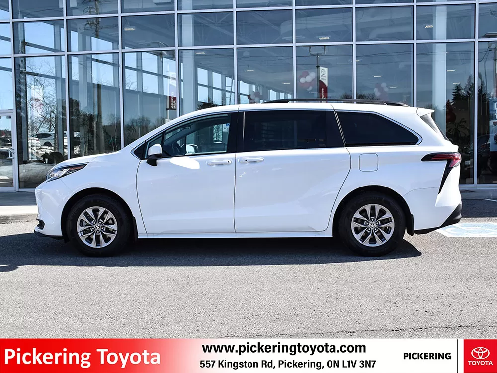 2022 Toyota Sienna LE