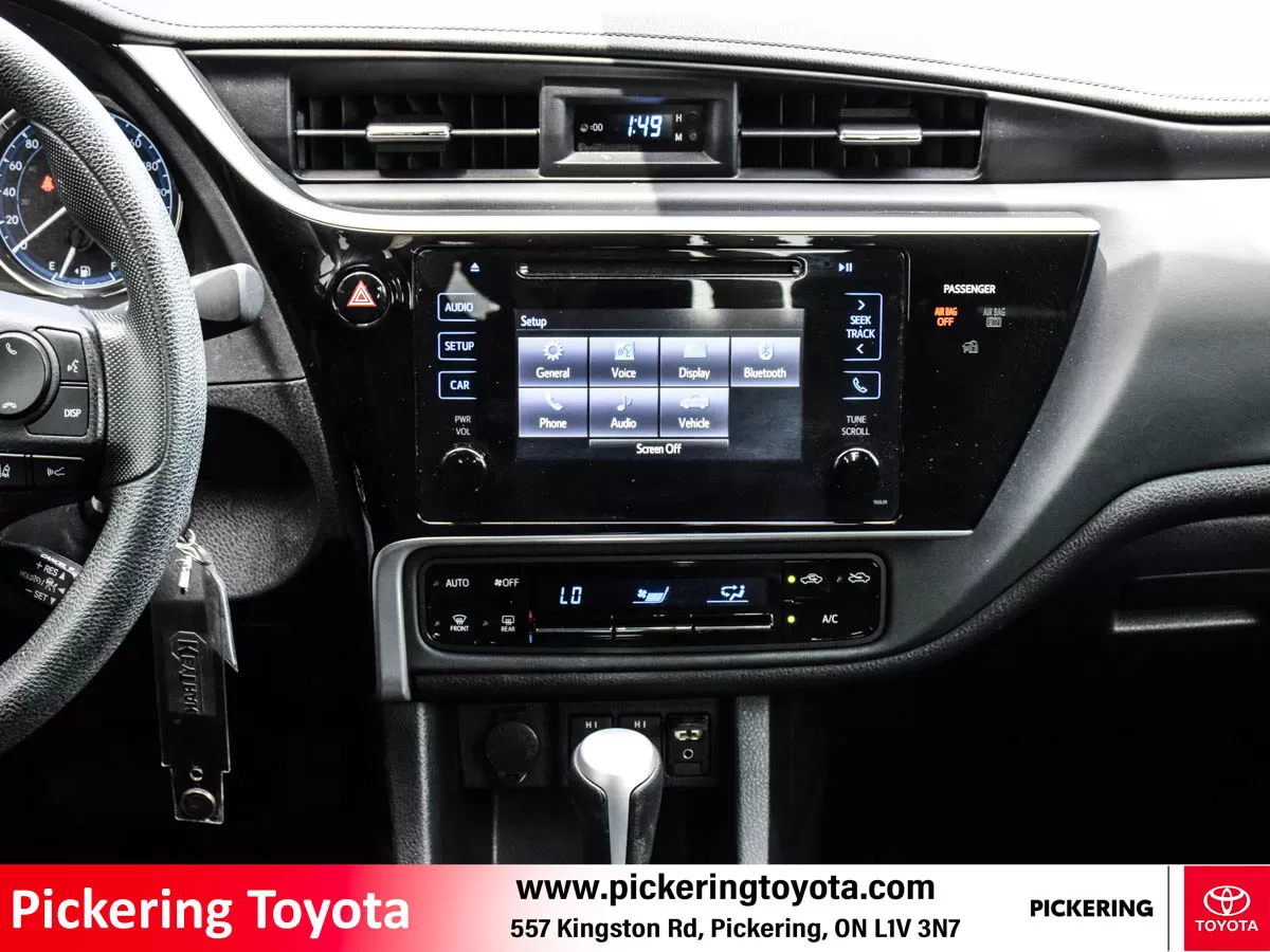 2017 Toyota Corolla 4dr Sdn CVT LE
