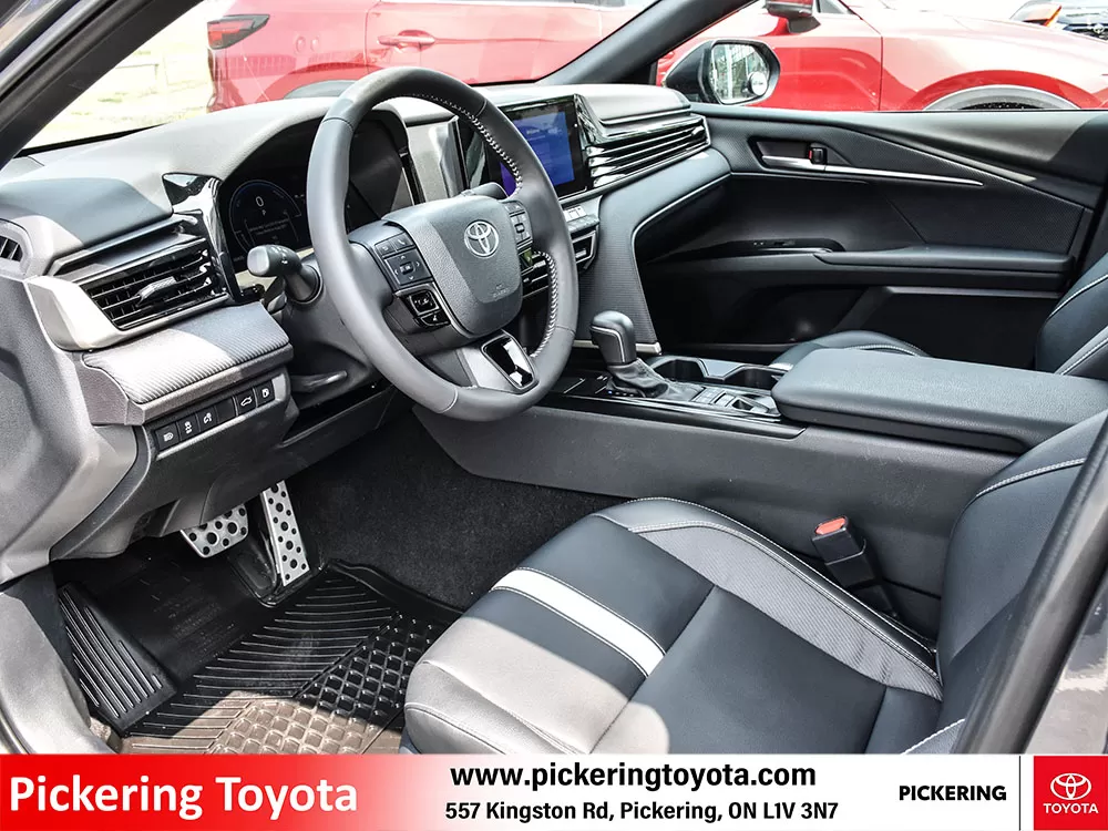 2025 Toyota Camry Hybrid SE